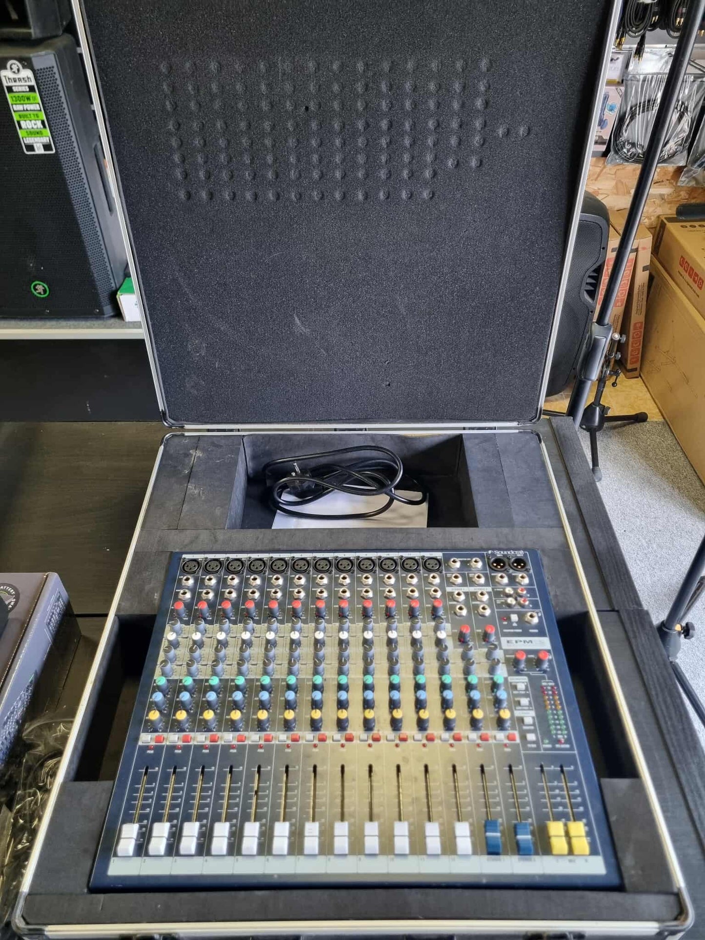Soundcraft EPM12