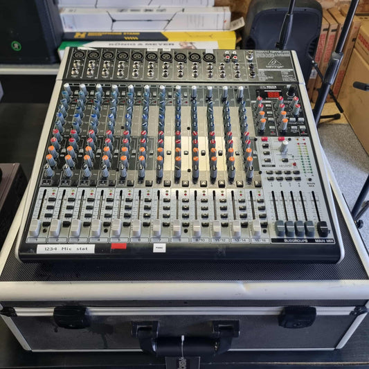 Behringer Xenyx X2442 USB avec Fly